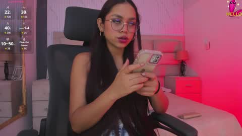 Snapshot of carolinefyre chatting on April 2026 01:49:01 PM Caroline online show from April 2026 01:49:01 PM