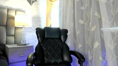 Caroline online show from May 2026 02:10:01 PM