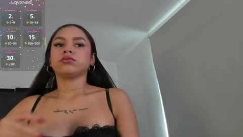 Caroline online show from May 2026 02:12:01 PM