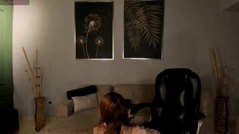 Caro online show from November 2025 10:37:01 AM