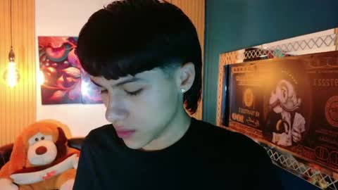 carolinejesh online show from May 2026 12:03:02 PM