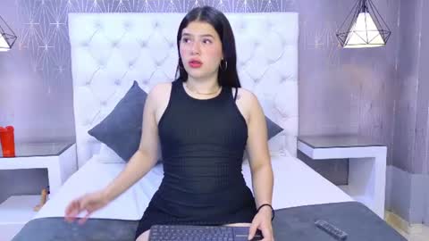Caroline Olsenn online show from July 2026 12:51:01 PM