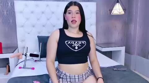 Caroline Olsenn online show from July 2026 08:04:01 PM
