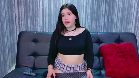 Caroline Olsenn online show from July 2026 06:20:01 PM
