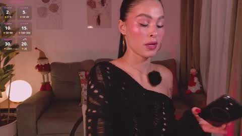 Snapshot of carolinerousev chatting on December 2025 08:35:01 PM carol online show from December 2025 08:35:01 PM