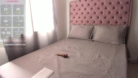 Caroline  online show from June 2026 03:51:02 PM