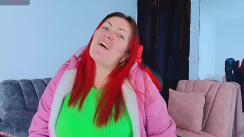 Snapshot of carolinhe_ chatting on October 2025 08:17:01 PM Carolinhe online show from October 2025 08:17:01 PM