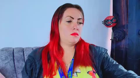 Snapshot of carolinhe_ chatting on October 2025 07:33:01 PM Carolinhe online show from October 2025 07:33:01 PM