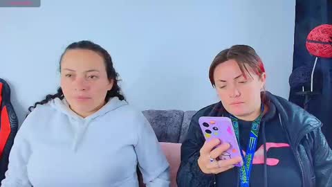 Snapshot of carolinhe_ chatting on October 2025 11:21:02 AM Carolinhe online show from October 2025 11:21:02 AM