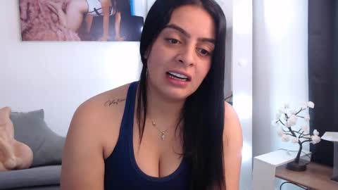 Carolina online show from December 2024 05:15:01 PM