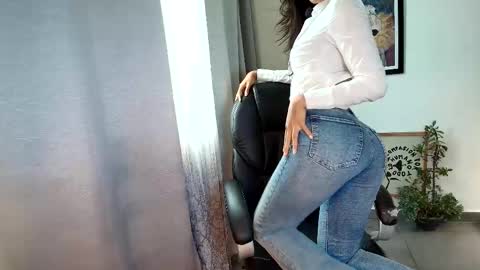 Snapshot of carolu_ chatting on October 2025 07:49:02 PM Caro online show from October 2025 07:49:02 PM