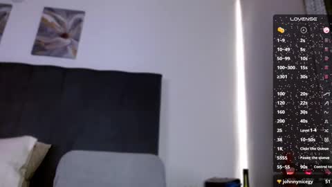 Carolinne online show from January 2025 08:04:02 PM