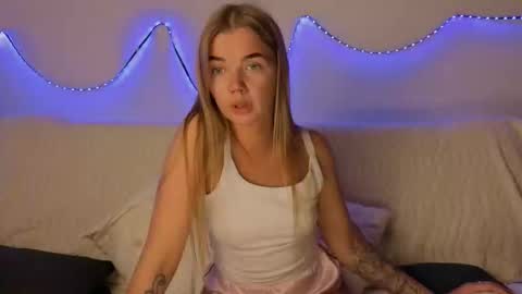 Snapshot of carriebradshawww chatting on October 2025 04:35:02 PM carriebradshawww online show from October 2025 04:35:02 PM