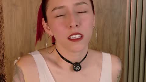 Casandra  online show from April 2026 07:19:01 PM