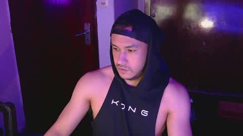 Snapshot of casas_oom chatting on December 2024 09:57:01 AM online show from December 2024 09:57:01 AM