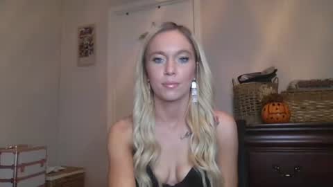 Snapshot of caseygirl6879 chatting on October 2025 05:30:02 PM Casey Lakes online show from October 2025 05:30:02 PM