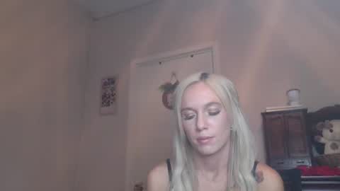 Snapshot of caseygirl6879 chatting on December 2025 11:45:01 PM Casey Lakes online show from December 2025 11:45:01 PM