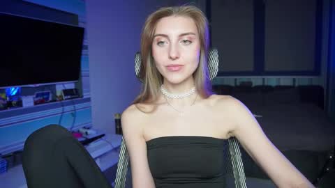 Snapshot of cassiablade1 chatting on October 2025 04:26:01 PM Seductress Cassia FINDOM AND SADISM NO NUDE online show from October 2025 04:26:01 PM