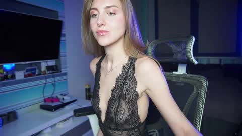 Snapshot of cassiablade1 chatting on October 2025 04:39:02 PM Seductress Cassia FINDOM AND SADISM NO NUDE online show from October 2025 04:39:02 PM