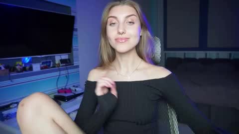 Snapshot of cassiablade1 chatting on October 2025 05:01:01 PM Seductress Cassia FINDOM AND SADISM NO NUDE online show from October 2025 05:01:01 PM