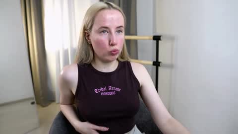 Snapshot of cassie_kelman chatting on November 2025 09:21:02 PM Cassie online show from November 2025 09:21:02 PM