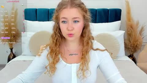 Snapshot of cassieride chatting on April 2026 12:21:01 PM Curly online show from April 2026 12:21:01 PM