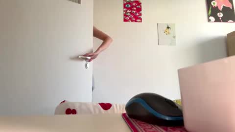 Olivia online show from March 2026 08:05:02 AM