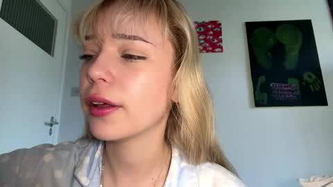 Olivia online show from April 2026 06:14:02 AM