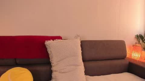 Snapshot of cassisland chatting on October 2025 12:05:02 PM cassandra online show from October 2025 12:05:02 PM