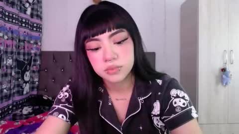 Snapshot of cat_mila_ chatting on April 2026 06:51:01 AM Mila online show from April 2026 06:51:01 AM