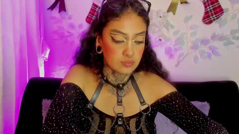 Cata green model independient online show from December 2024 10:45:02 PM