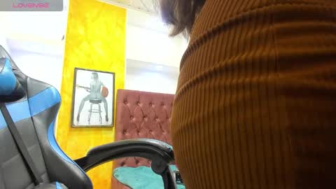 Snapshot of catalehia_milk chatting on November 2025 07:46:02 PM C A T A L E H I A online show from November 2025 07:46:02 PM