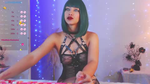 Catalina lovers online show from December 2024 07:00:01 PM