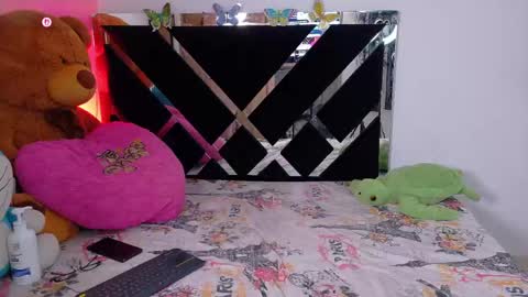 Snapshot of catalina_smith__ chatting on May 2026 11:00:01 PM Catalina online show from May 2026 11:00:01 PM