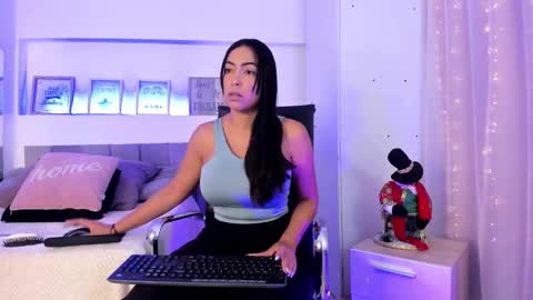 Snapshot of catalinamuss_ chatting on January 2025 01:36:02 PM Catalina online show from January 2025 01:36:02 PM