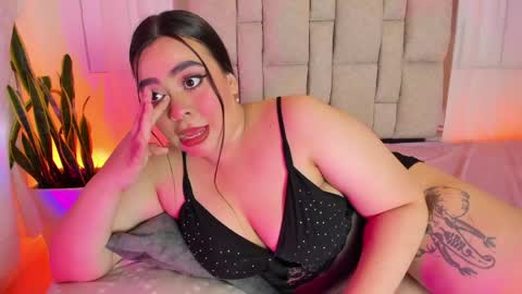 Snapshot of catalinareyezx chatting on April 2026 11:23:01 AM Cata online show from April 2026 11:23:01 AM