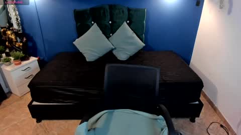  Mia   online show from January 2025 08:37:02 PM