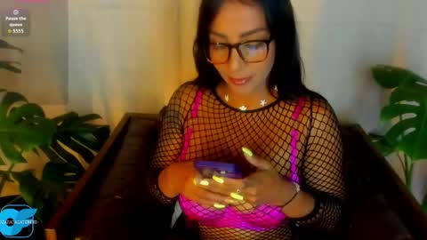 Caterine Zapata  online show from April 2026 04:31:02 PM