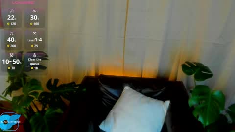 Caterine Zapata  online show from April 2026 04:12:02 PM