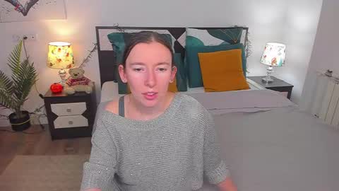 Catrin online show from December 2024 04:25:01 AM