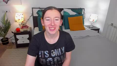 Catrin online show from December 2024 05:31:01 AM