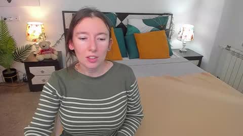 Catrin online show from September 2025 07:25:02 AM