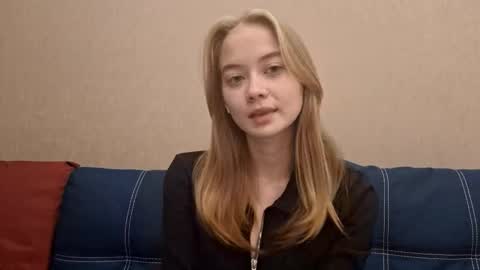 Snapshot of cathrynfinnell chatting on October 2025 11:29:01 AM Alisa online show from October 2025 11:29:01 AM