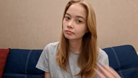 Snapshot of cathrynfinnell chatting on October 2025 11:03:01 AM Alisa online show from October 2025 11:03:01 AM