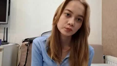 Snapshot of cathrynfinnell chatting on October 2025 11:00:01 AM Alisa online show from October 2025 11:00:01 AM