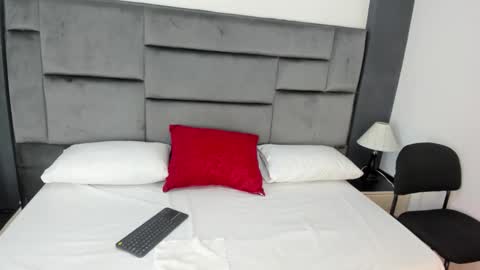 Snapshot of catleyasmith chatting on December 2025 11:48:02 AM Catleya online show from December 2025 11:48:02 AM