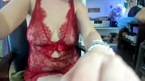 Snapshot of catnips_cabaret chatting on February 2025 09:28:01 PM some call me djcatnips some call me CC but i love it when you call me miss catnips online show from February 2025 09:28:01 PM