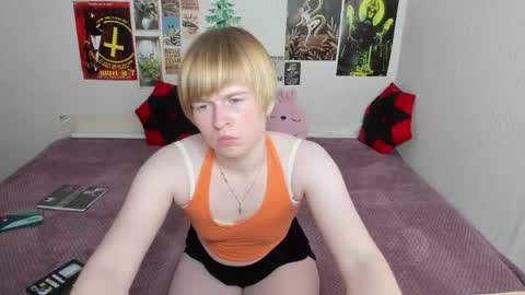 cattie_w_ online show from May 2026 01:12:01 AM