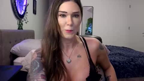 Snapshot of cayla_ chatting on November 2025 02:10:02 AM Cayla online show from November 2025 02:10:02 AM