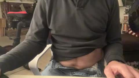 Snapshot of cbjohnjohn chatting on December 2025 01:25:01 AM John online show from December 2025 01:25:01 AM